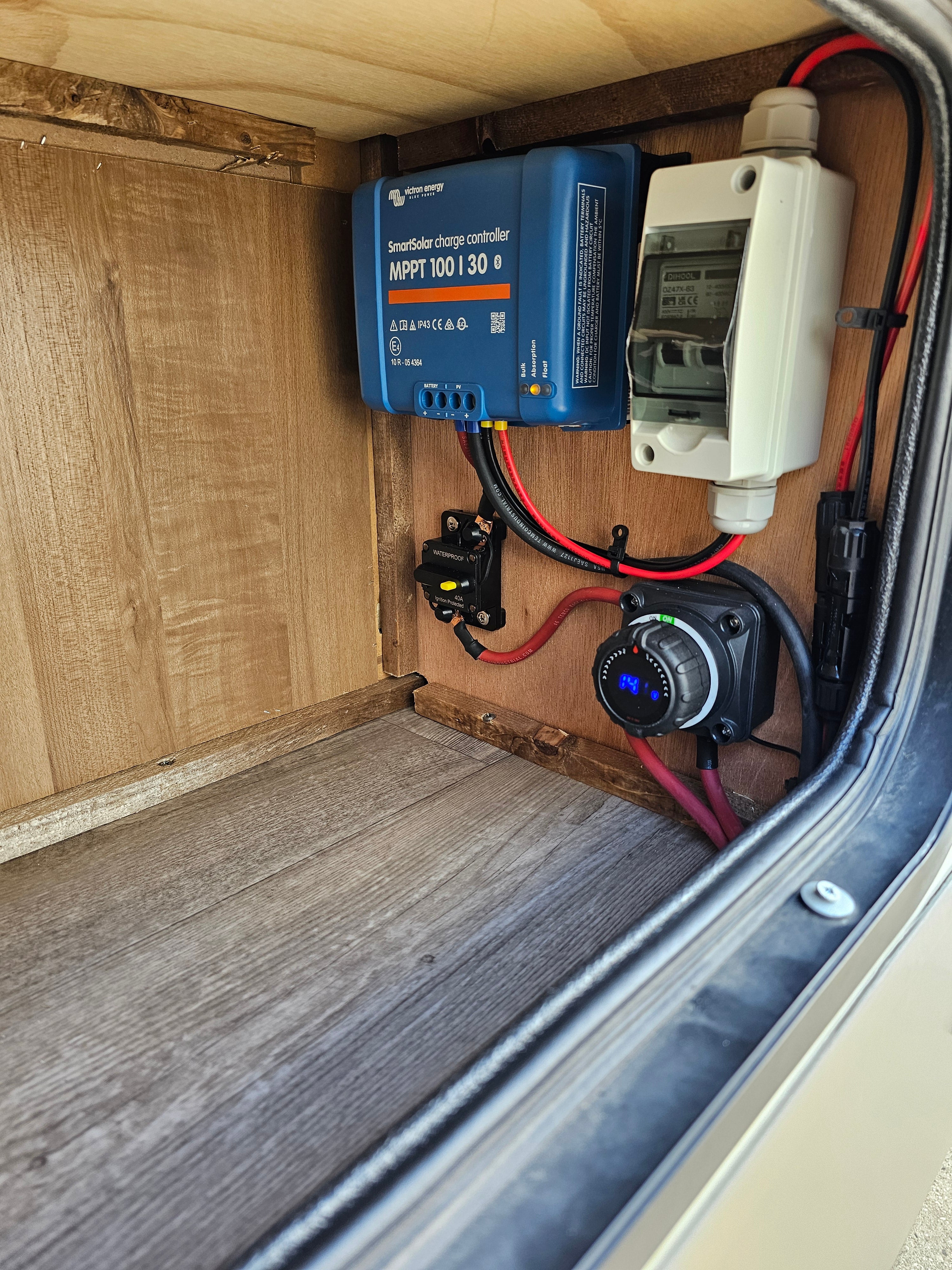 Turn key 400 watts solar install