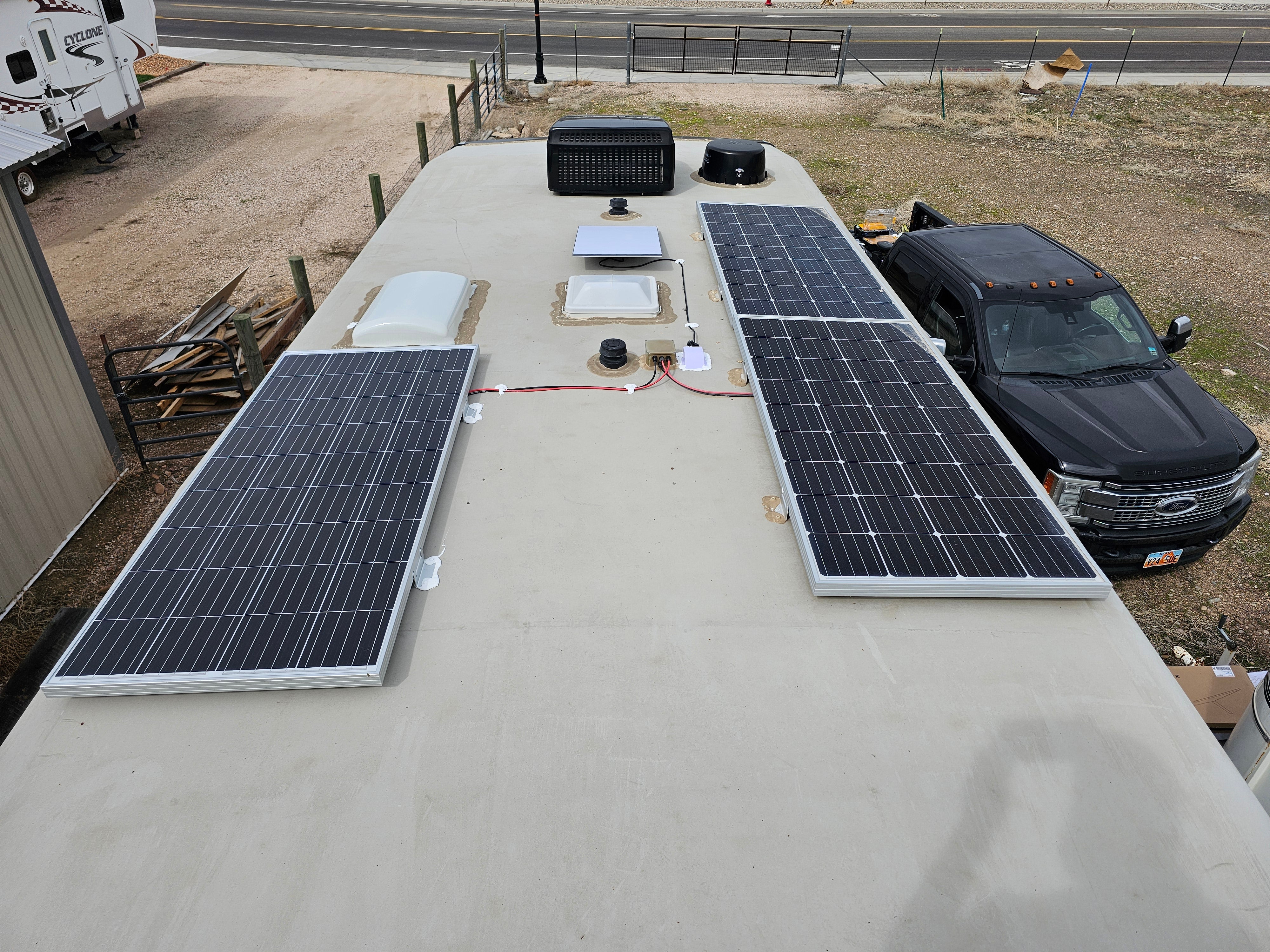 Turn key 600 watts solar install